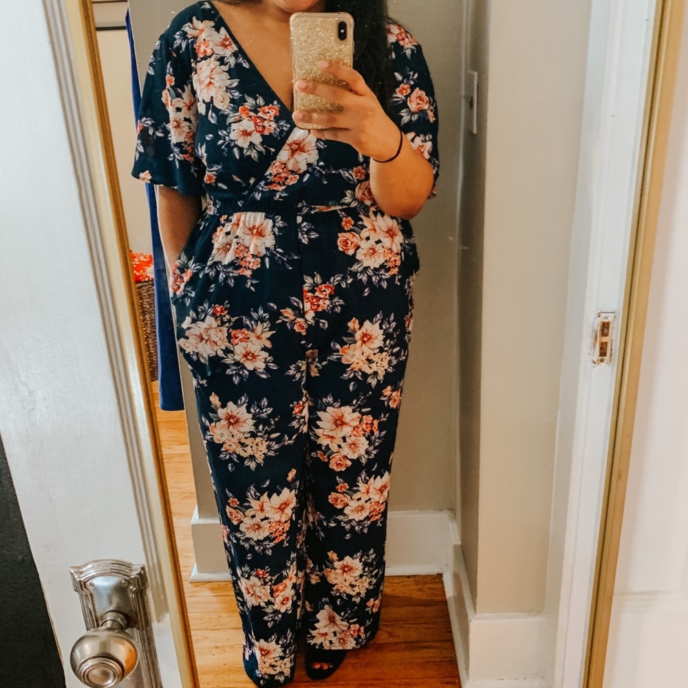 Floral jumpsuit (with pockets 🥳)